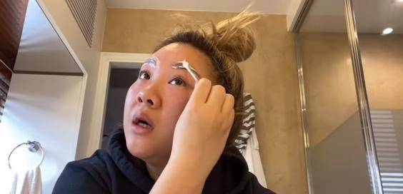 郑欣宜豪宅内景曝光<strong></p>
<p>多币网</strong>，虽然只有一百多平方，但却价值2500万网民币