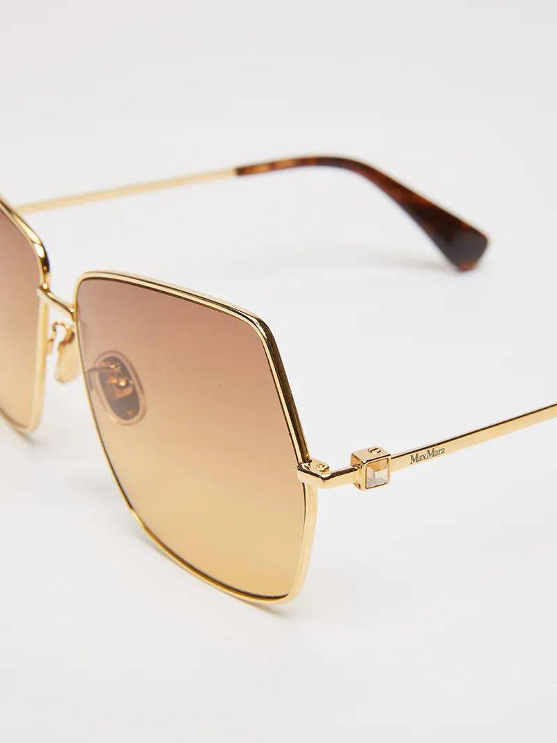 MAX MARA MON COEUR | 四位国际名人揭示<strong></p>
<p>Exmo</strong>他们心中向往胜地