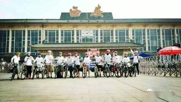 9男4女<strong></p>
<p>Kmex</strong>,骑行1900km!