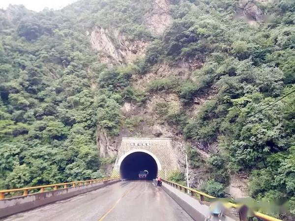 9男4女<strong></p>
<p>Kmex</strong>,骑行1900km!