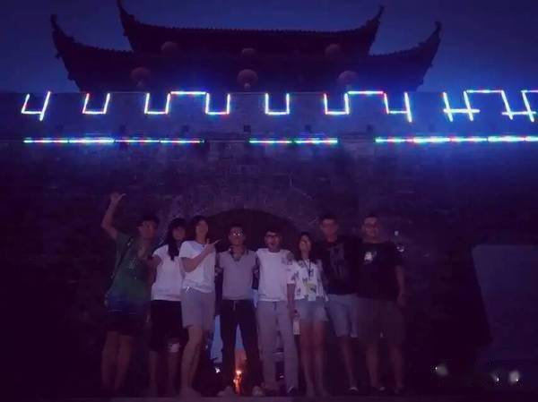 9男4女<strong></p>
<p>Kmex</strong>,骑行1900km!