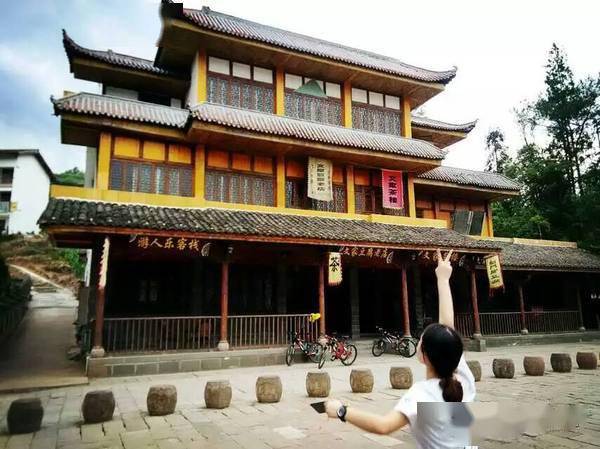 9男4女<strong></p>
<p>Kmex</strong>,骑行1900km!