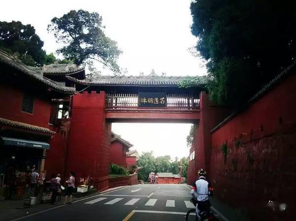 9男4女<strong></p>
<p>Kmex</strong>,骑行1900km!