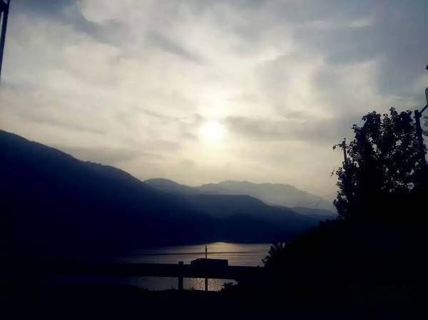 9男4女<strong></p>
<p>Kmex</strong>,骑行1900km!