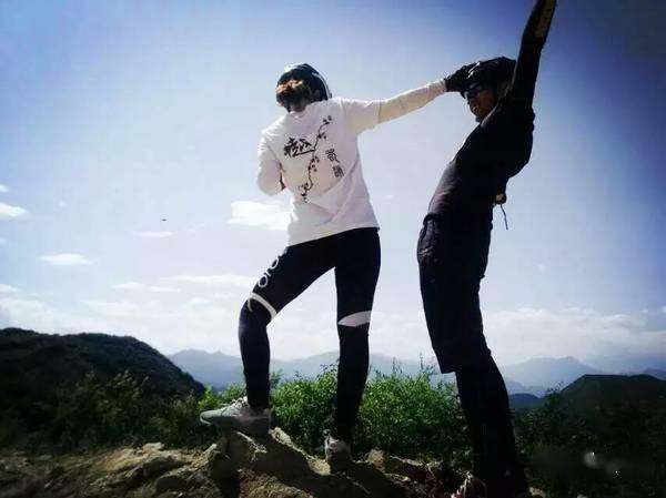 9男4女<strong></p>
<p>Kmex</strong>,骑行1900km!