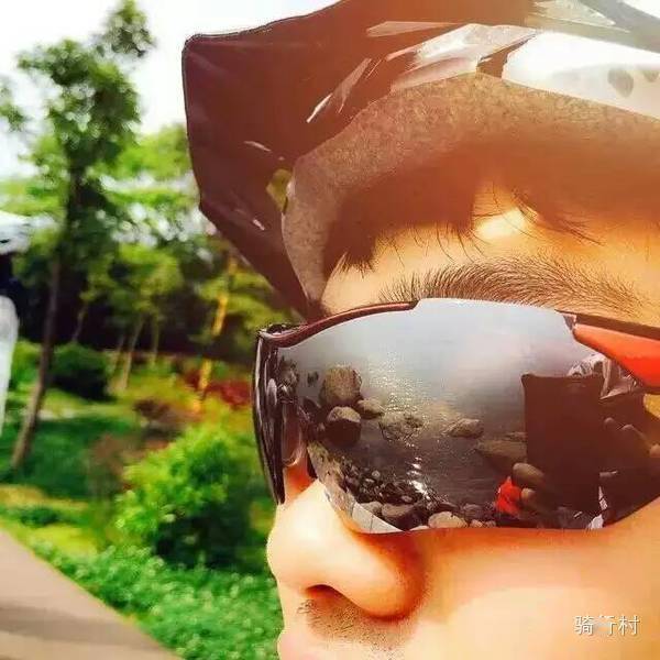 9男4女<strong></p>
<p>Kmex</strong>,骑行1900km!