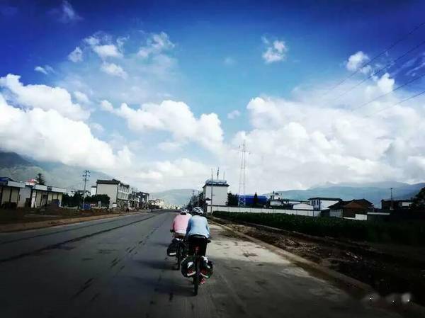 9男4女<strong></p>
<p>Kmex</strong>,骑行1900km!