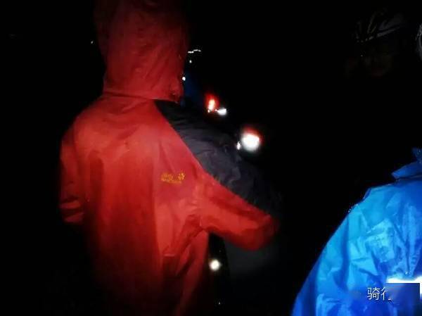 9男4女<strong></p>
<p>Kmex</strong>,骑行1900km!