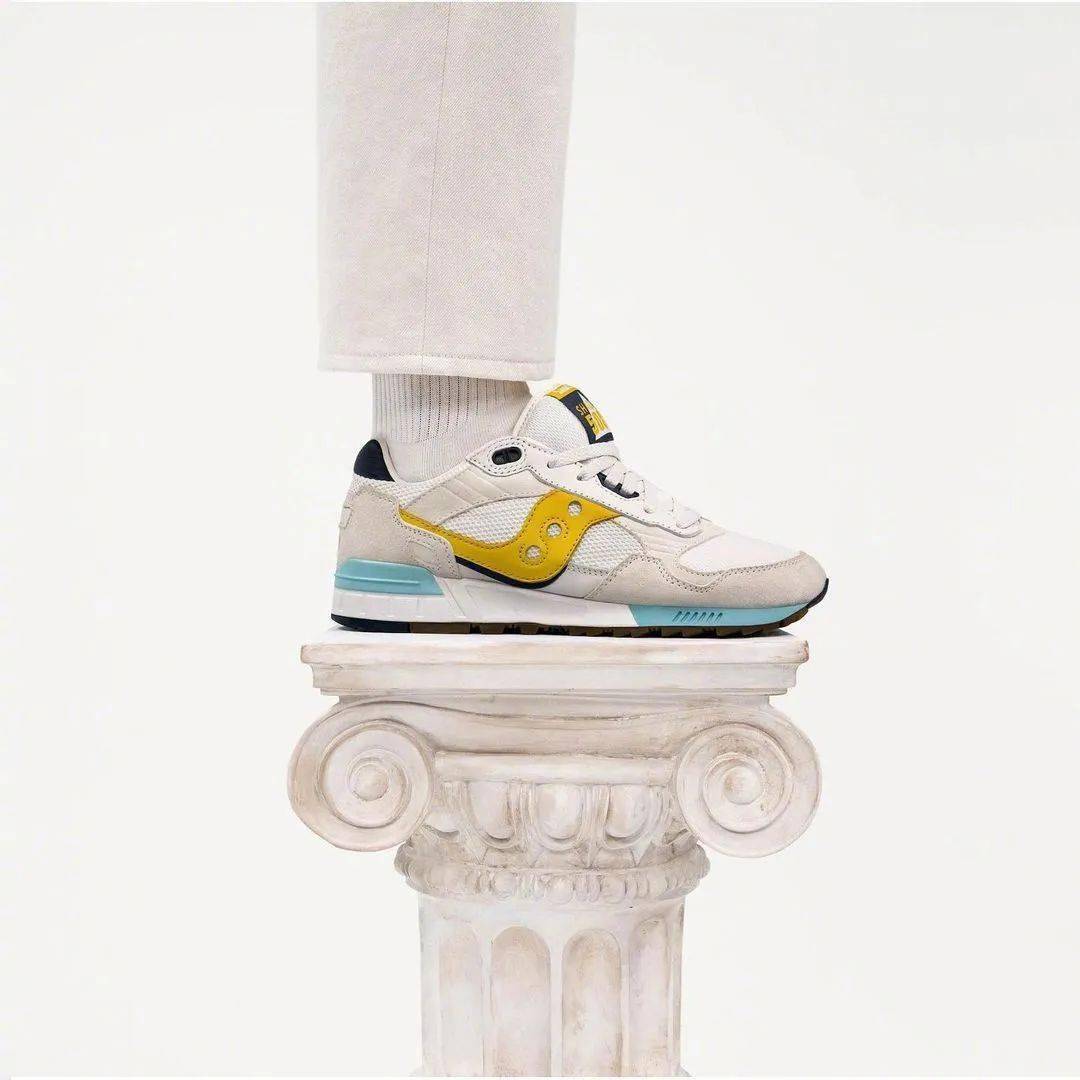 今日播报 | 蔓越莓Dunk Hi曝光<strong></p>
<p>Dididu</strong>!adidas“翅膀鞋”即将发售!