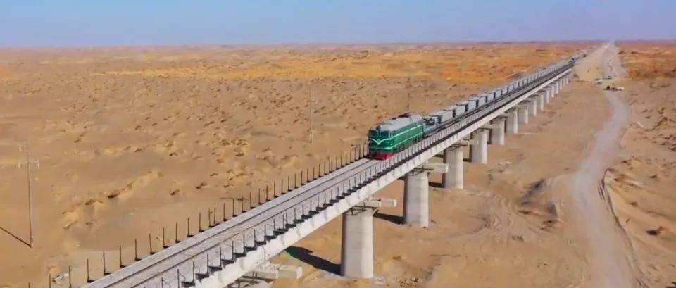 千寻位置XStar星基增强助力世界首条沙漠铁路环线贯通