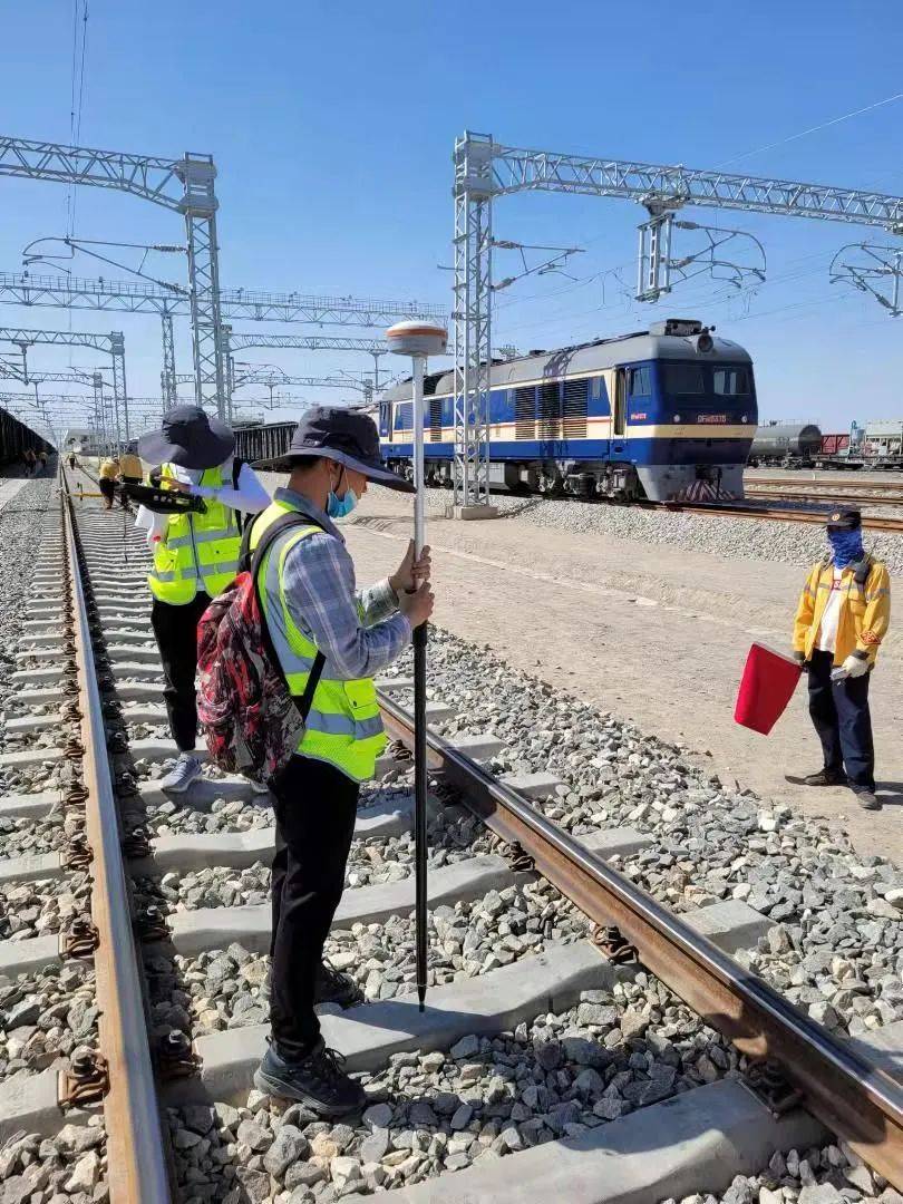 千寻位置XStar星基增强助力世界首条沙漠铁路环线贯通