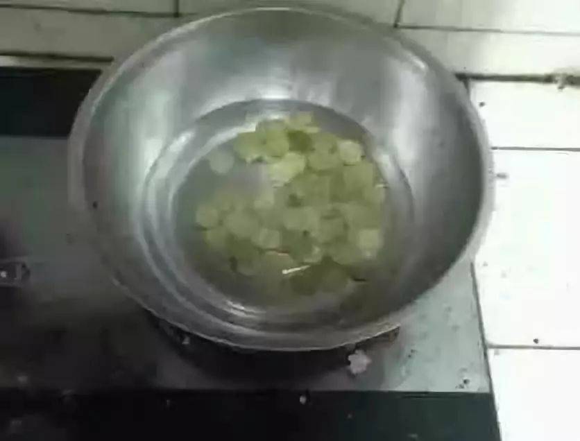 小心<strong></p>
<p>币格</strong>！你收藏的梅花套币可能是水洗币！