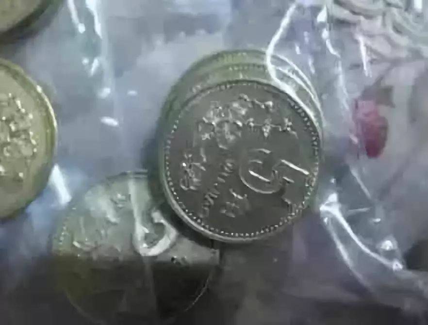 小心<strong></p>
<p>币格</strong>！你收藏的梅花套币可能是水洗币！