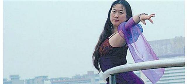 那个曾经前凸后翘大摆S造型<strong></p>
<p>S网</strong>,被全网嘲笑的芙蓉姐姐,如今怎样了