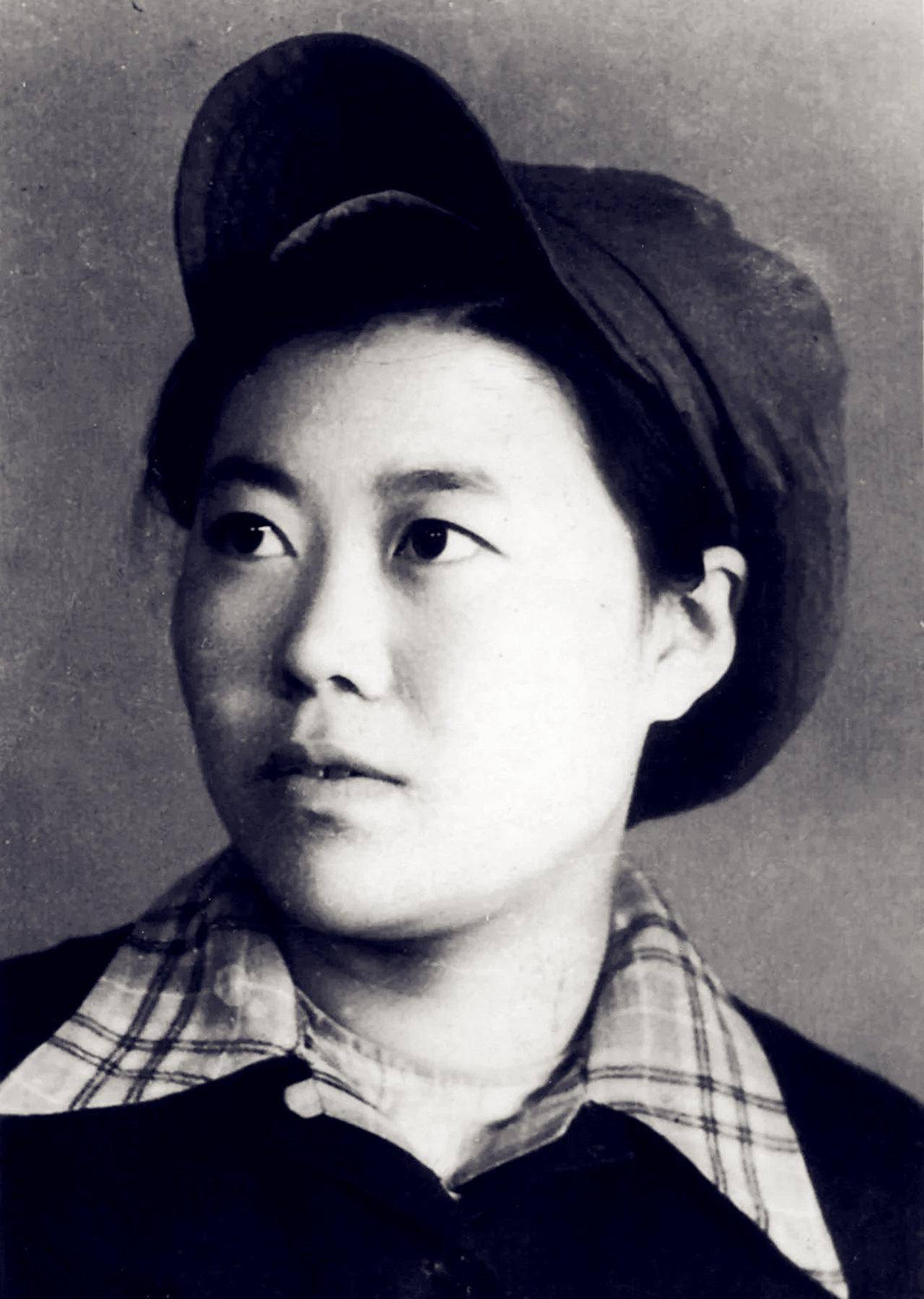 新中国第一个女拖拉机手<strong></p>
<p>壹元币</strong>，30岁被印在壹元人民币上，高寿90岁