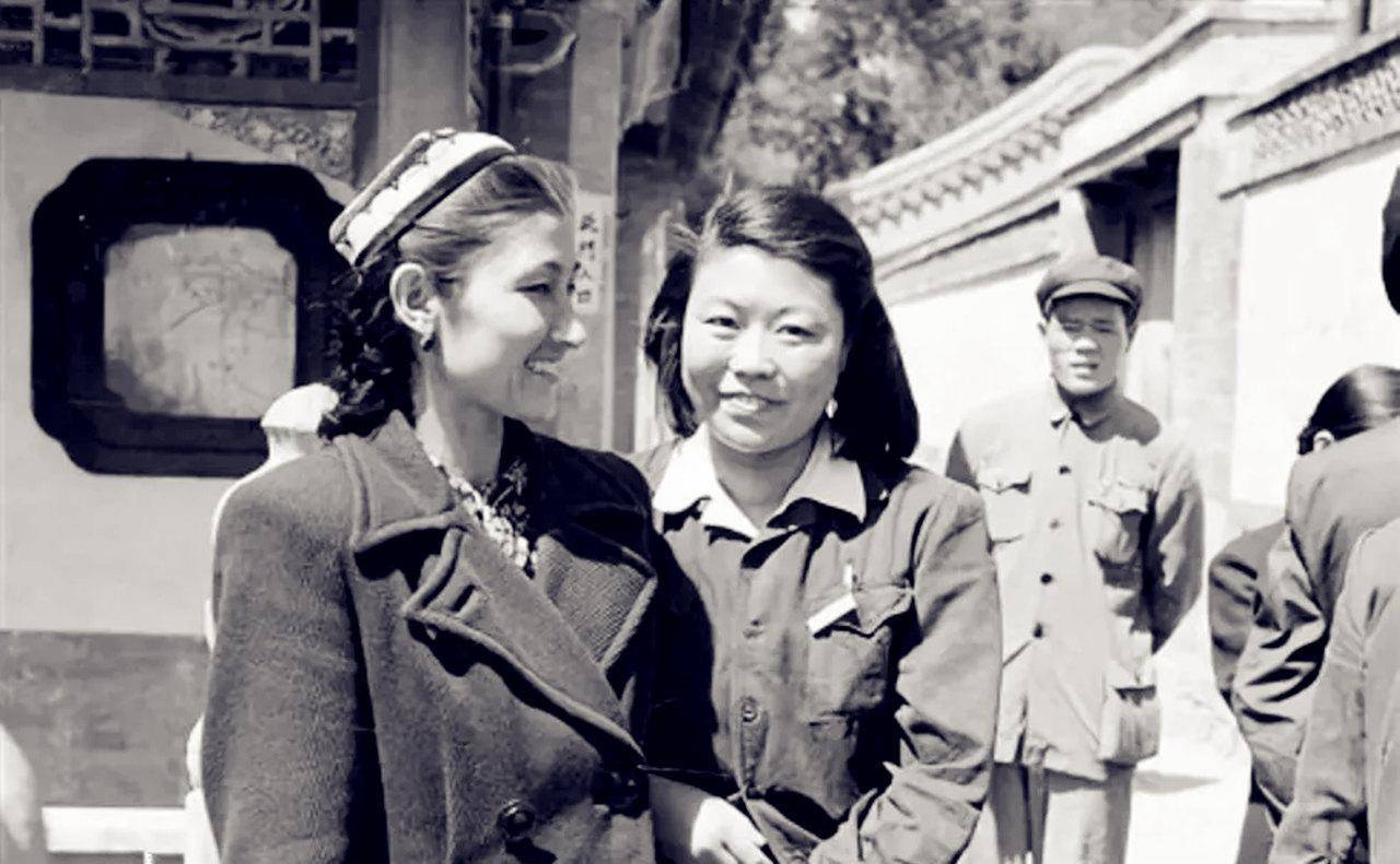 新中国第一个女拖拉机手<strong></p>
<p>壹元币</strong>，30岁被印在壹元人民币上，高寿90岁