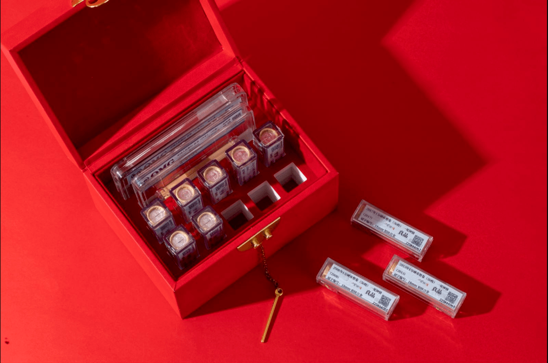 七夕好礼 | 对你《壹见钟情》心动礼盒<strong></p>
<p>壹元币</strong>，人民币礼盒送给爱人！