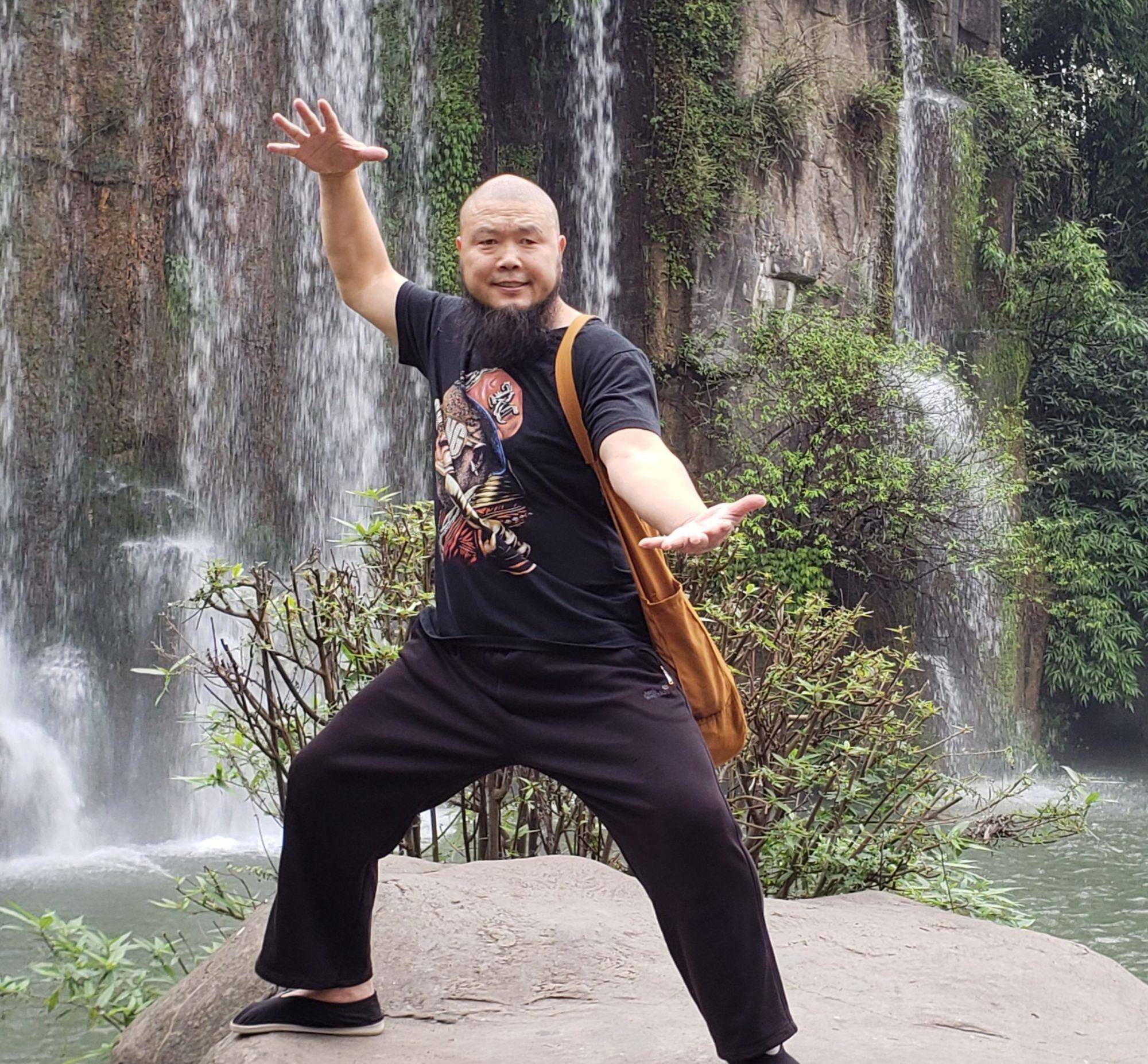 雷公太极霸气回怼传武界:劣币驱逐良币?谁是良币<strong></p>
<p>币市界</strong>,站出来看看