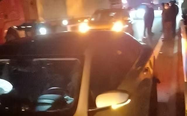 “卡顿”的吉利<strong></p>
<p>新版人命币</strong>,靠魅族救场