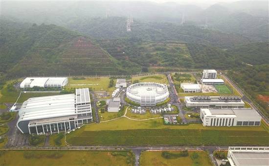 莞聚天下英才<strong></p>
<p>币天下</strong>!