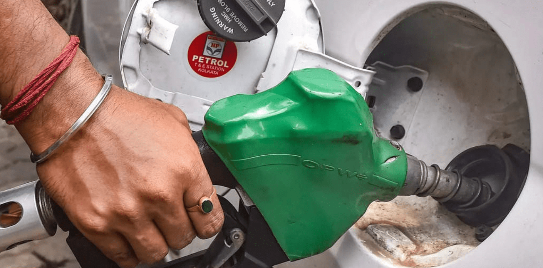 俄乌冲突一周年<strong></p>
<p>沙特原油价格</strong>，印度占了多少便宜：省下44亿美元，还多赚280亿美元