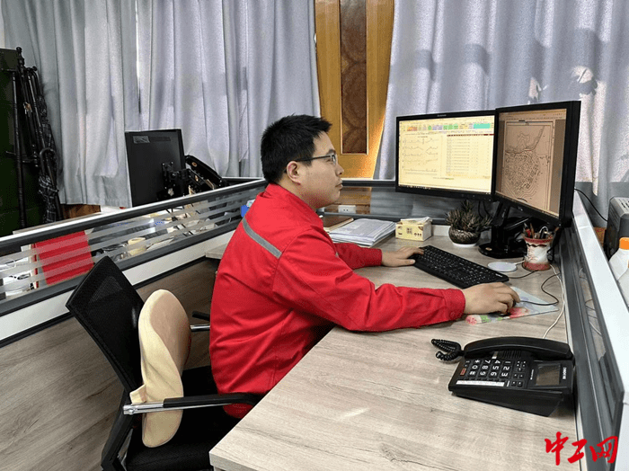 让能“站立”的原油“窜个个儿”