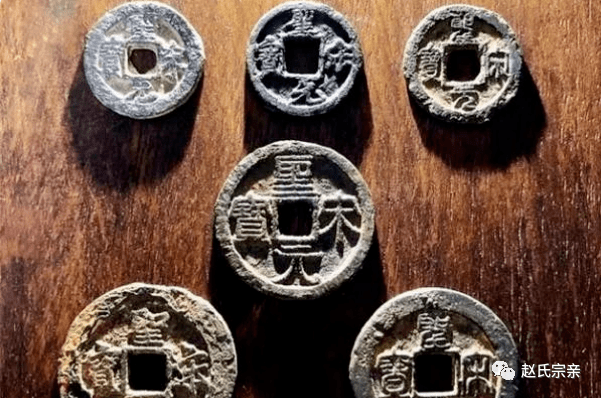 包拯每年俸禄18000贯<strong></p>
<p>汇币换算</strong>,一万八换算人民币是多少?一算“吓一跳”