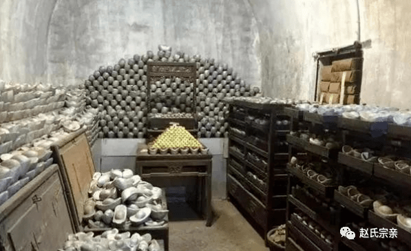 包拯每年俸禄18000贯<strong></p>
<p>汇币换算</strong>,一万八换算人民币是多少?一算“吓一跳”