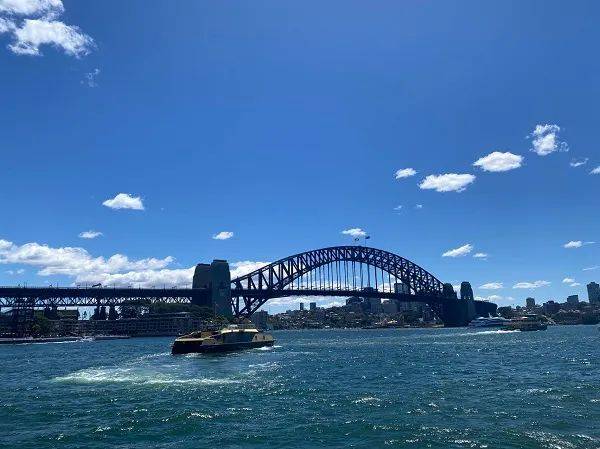 球星C罗为币安代言遭索赔10亿美元 机构预计澳储行2025年前难降息 澳住宅批建量见底 中国国家能源集团原副总李东被提起公诉