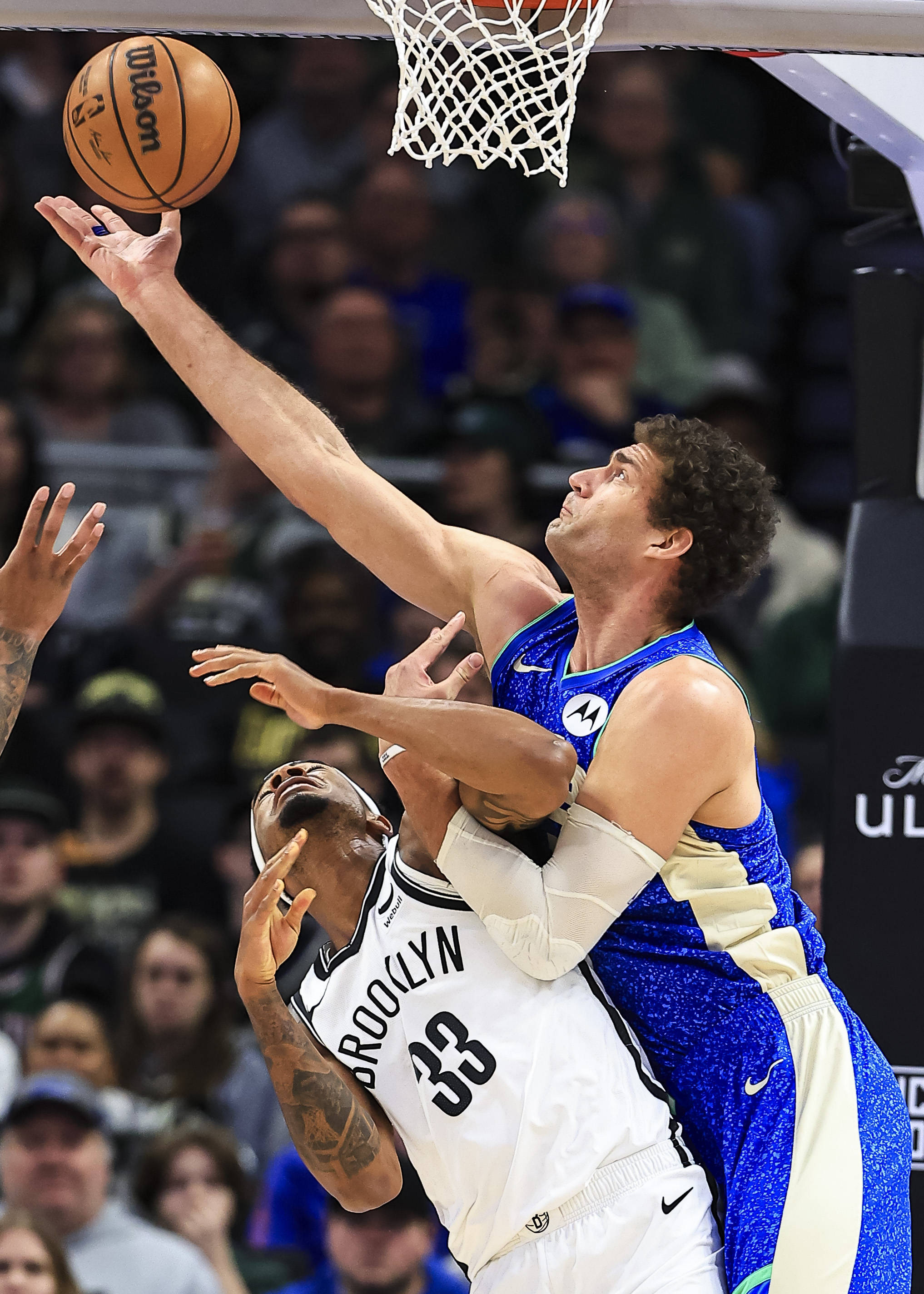 篮球——NBA常规赛:雄鹿胜篮网