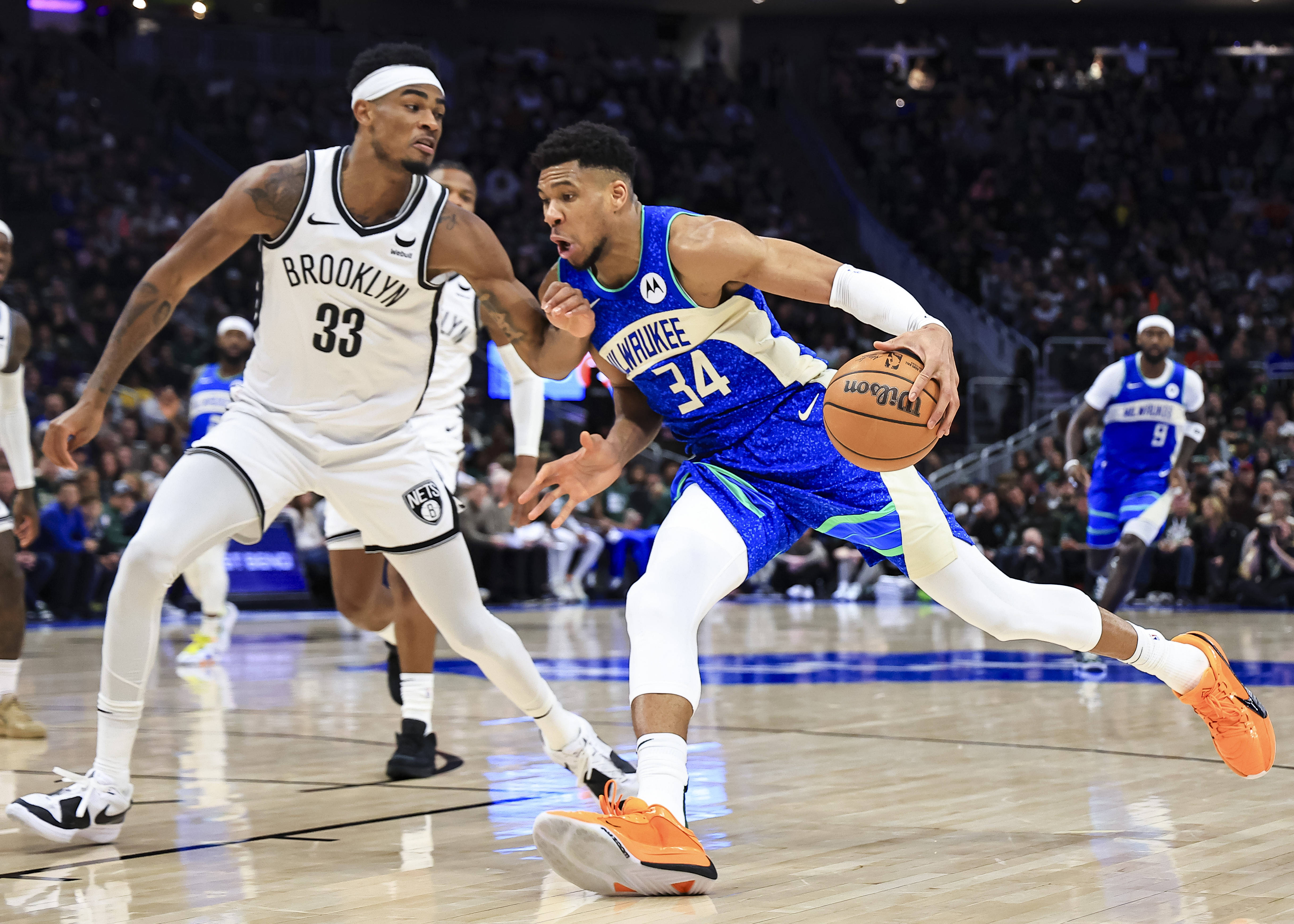 篮球——NBA常规赛:雄鹿胜篮网