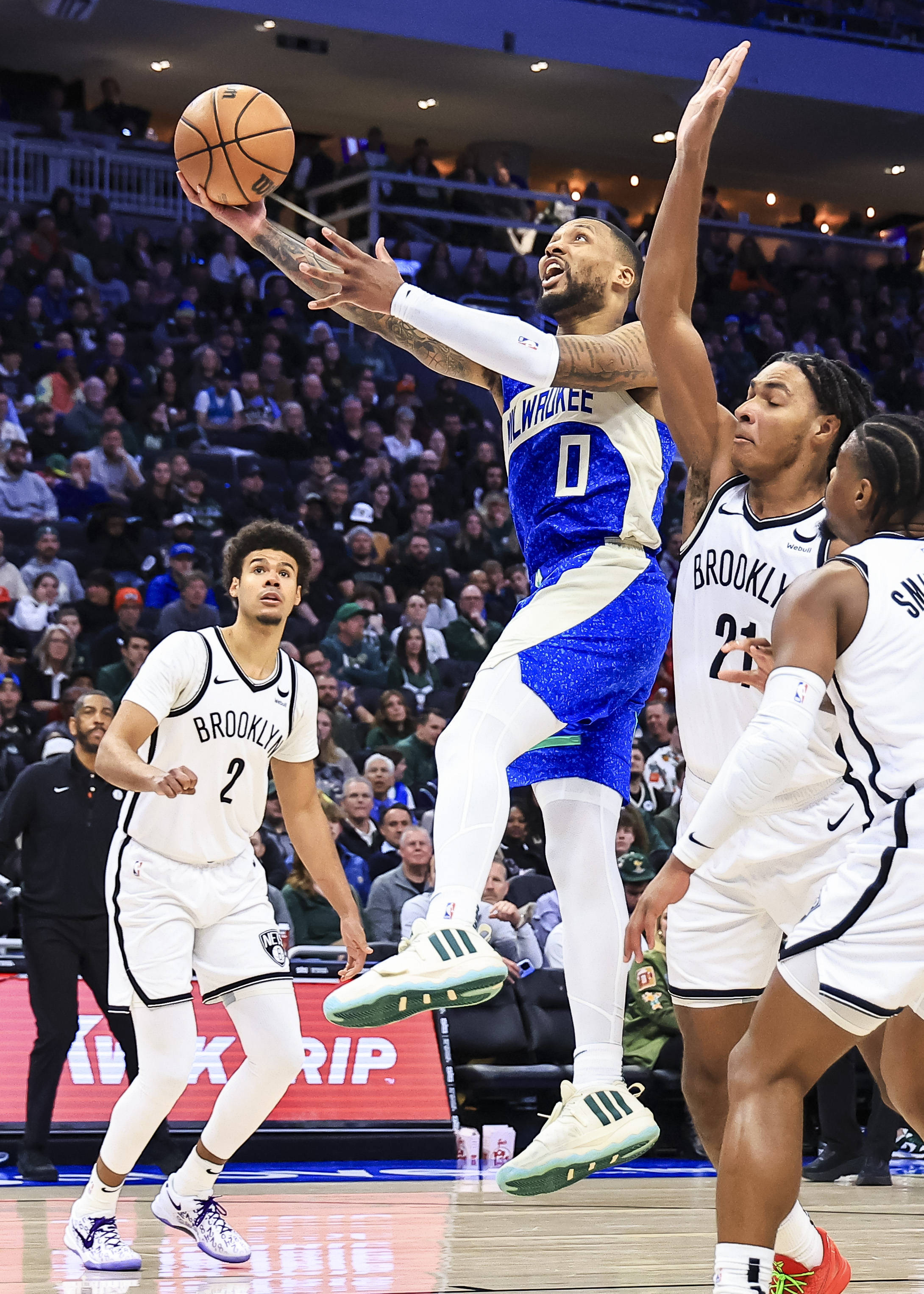 篮球——NBA常规赛:雄鹿胜篮网