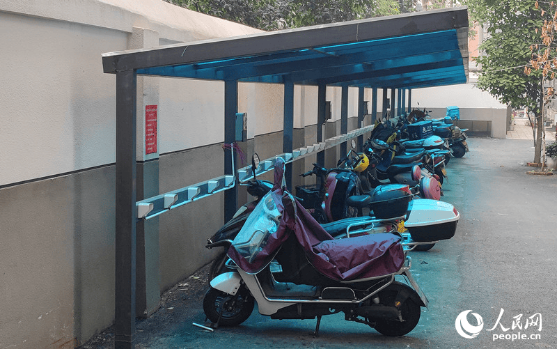 人民网:如何“安”置电动自行车<strong></p>
<p>芙蓉币网</strong>?芙蓉区这些社区有经验
