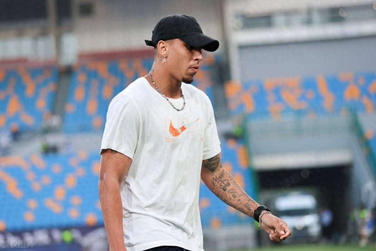 泰山队1比1战平津门虎，克雷桑赛后被山东球迷网暴，遭点名批评