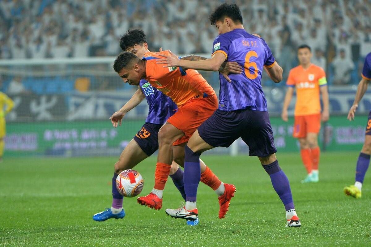 泰山队1比1战平津门虎<strong></p>
<p>虎币网</strong>,克雷桑赛后被山东球迷网暴,遭点名批评