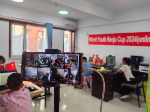 世界青少年五子棋杯赛结束 ——尹一帆夺双金