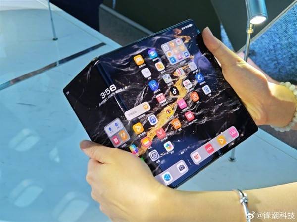 三折叠手机炒至10万+天价 有黄牛称手上有现货<strong></p>
<p>炒币现货</strong>!华为提醒:谨防被骗
