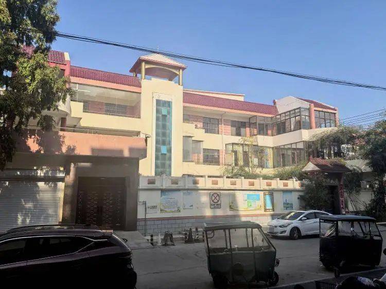 他被抓当晚有老百姓放鞭炮庆祝<strong></p>
<p>嗨币网</strong>,探访江苏第一位农民副县长“三蟒”豪宅