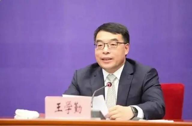 卸任市委书记3天后<strong></p>
<p>炒币书</strong>，55岁的他任省政府党组成员！