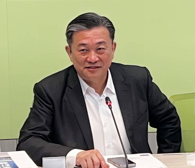 王定宇称《光辉岁月》《海阔天空》在大陆不能唱<strong></p>
<p>初链币</strong>，台网友轰：造谣一张嘴