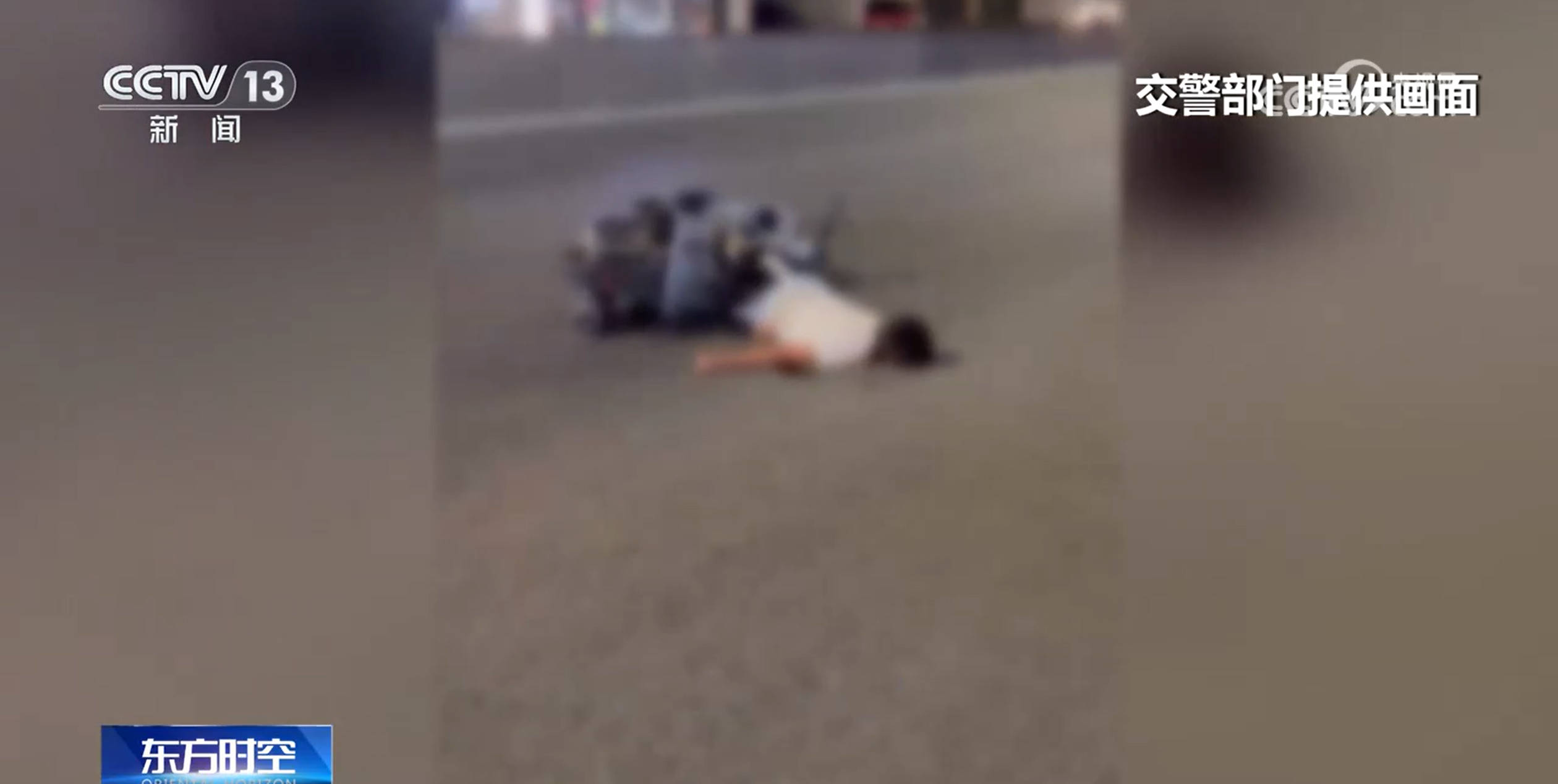 时速可达180公里<strong></p>
<p>etf币</strong>!部分未成年人沉迷?电动自行车非法改装暗藏隐患