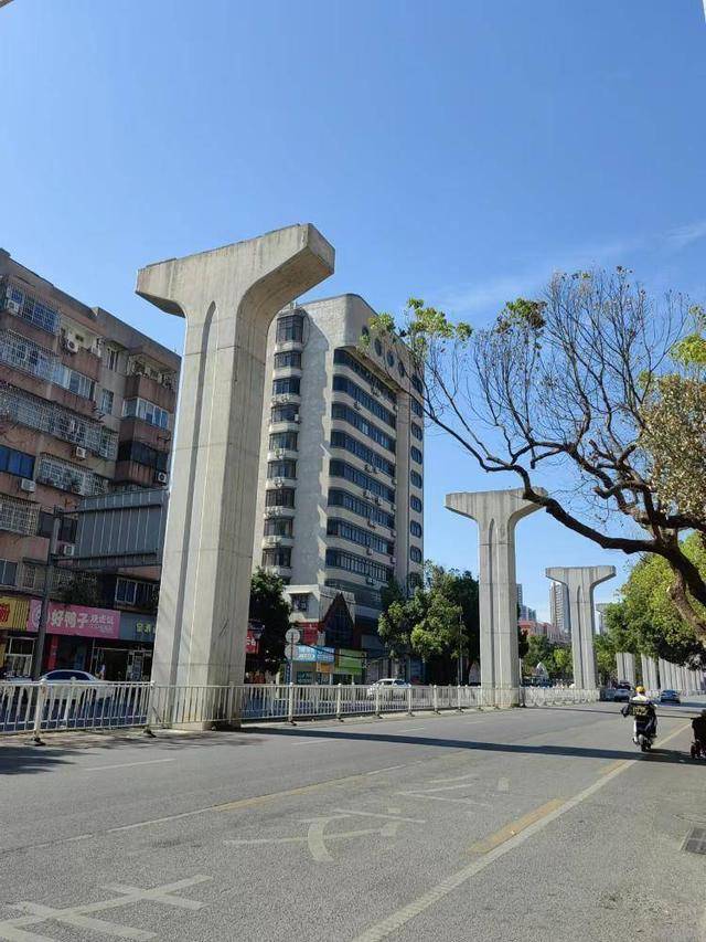 “当初就不该建!”广西烂尾轻轨被拆<strong></p>
<p>etf币</strong>,市民吐槽:又浪费了一次钱