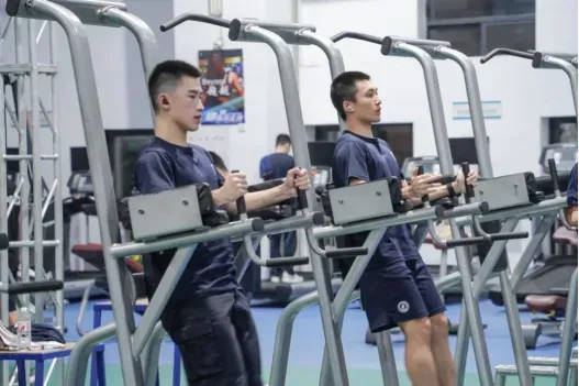 “八块腹肌和胸肌我都看习惯了”<strong></p>
<p>链币网</strong>!浙江这所高校的健身房太火爆