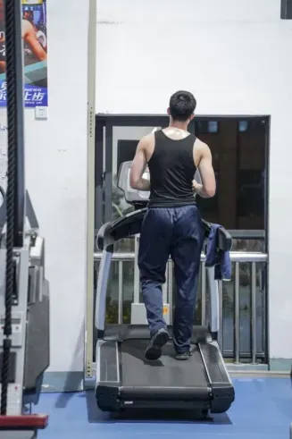 “八块腹肌和胸肌我都看习惯了”<strong></p>
<p>链币网</strong>!浙江这所高校的健身房太火爆