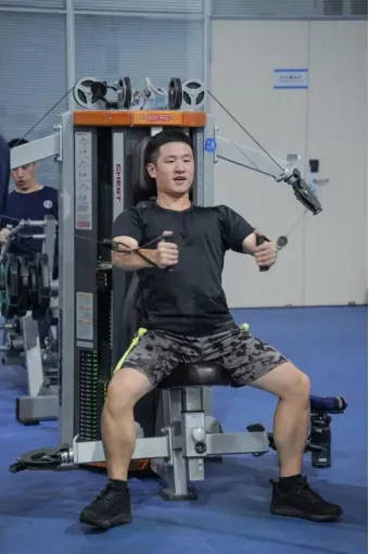 “八块腹肌和胸肌我都看习惯了”<strong></p>
<p>链币网</strong>!浙江这所高校的健身房太火爆