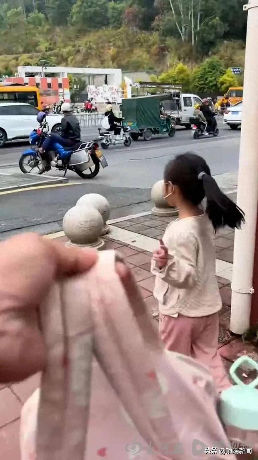 被泼开水女童返校书包现恐吓信:“再发视频<strong></p>
<p>上币精品网</strong>,要你全家不好过”