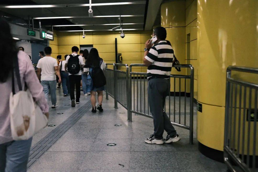 “地铁换乘路线比我的命还长”<strong></p>
<p>币圈代投</strong>，大城市通勤很难不被它逼疯