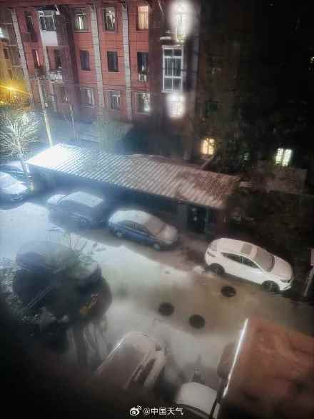 北京昨夜为何突然飘雪?低空湿度不利动力好<strong></p>
<p>炒币软件有</strong>,属于“大力出奇迹”