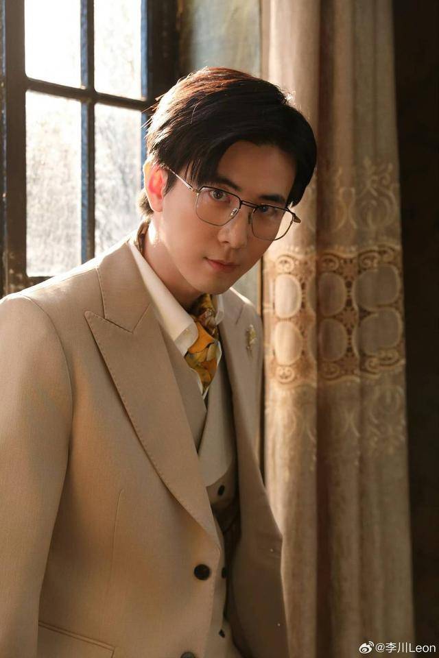 喜剧人李川谈“李总”：搜集“霸总”素材<strong></p>
<p>初入币圈</strong>，被“油腻”整成“工伤”｜谈艺录