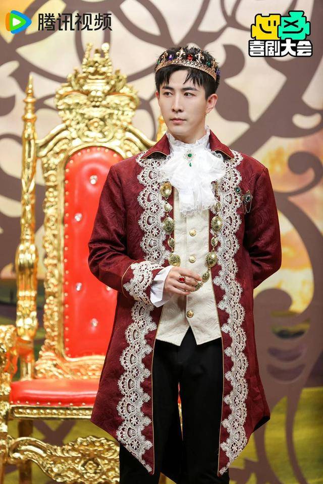 喜剧人李川谈“李总”：搜集“霸总”素材<strong></p>
<p>初入币圈</strong>，被“油腻”整成“工伤”｜谈艺录